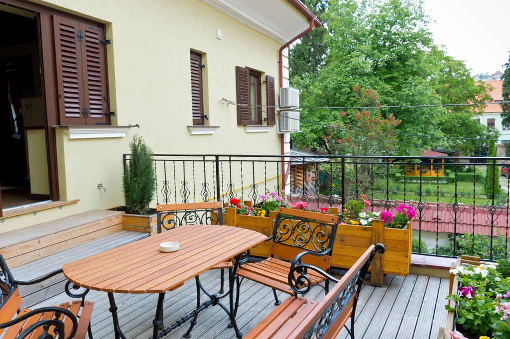 Arina Apartments Brassó Szoba fotó